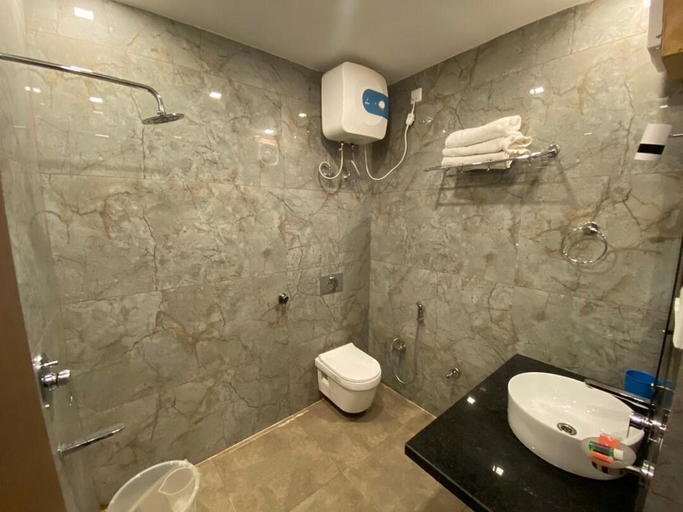 Bathroom 3, The Aesthetic Hotel & Restaurant, Nainital
