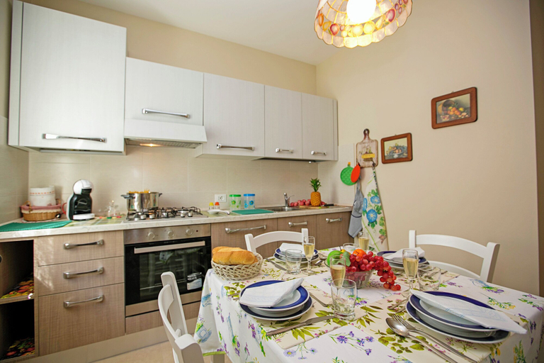 Others 5, Villa Mimosa - Apt 2, Brescia