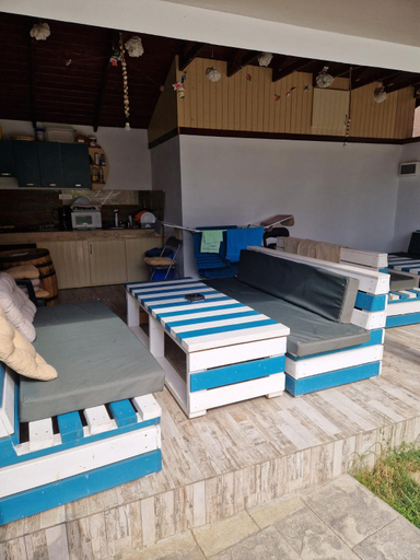 Others 5, Casa Tache, Limanu