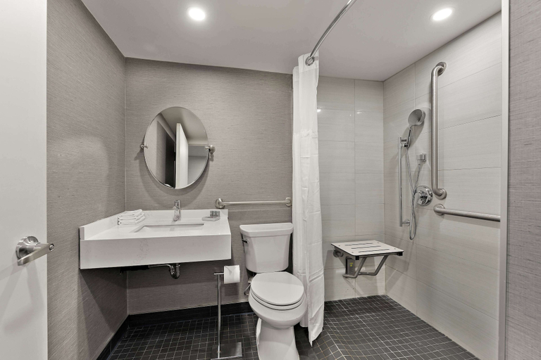 Bathroom 4, Best Western Parkway Hotel Toronto North, York