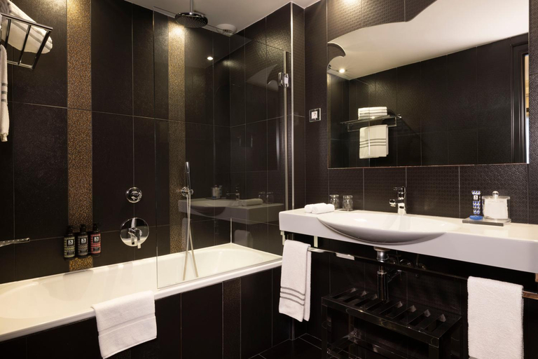 Bathroom 4, Edouard 7 Hotel, Paris