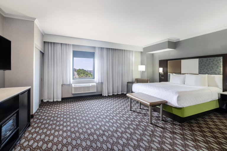 Bedroom 3, Best Western Premier NYC Gateway Hotel, North Bergen
