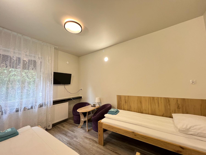Others 3, ETNA - Hostel -Noclegi 24h Rzeszow 24 Pokoje -PARKING-, Rzeszów City