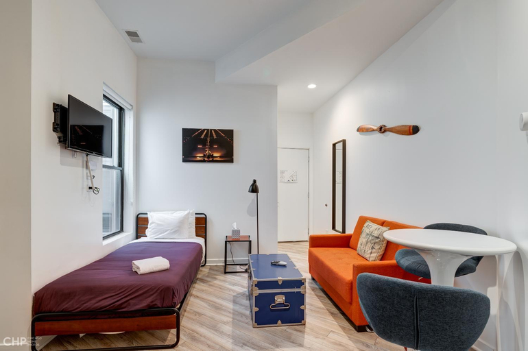 3, 747 Lofts by RedAwning - River West, Third Floor Chicago, Cook