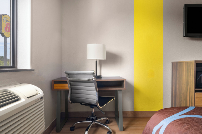 Bedroom 3, Super 8 by Wyndham Farmville, Prince Edward