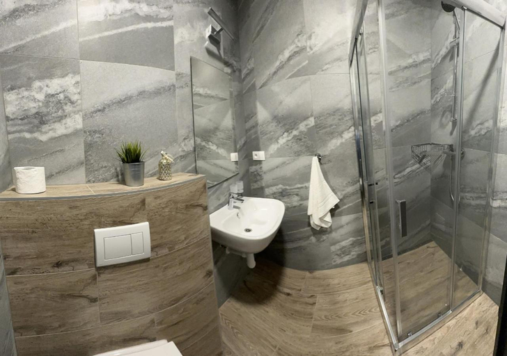 Bathroom 5, Penzion Oazis, Dunajská Streda