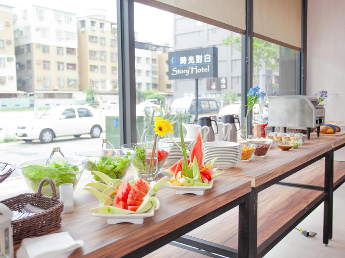 Food & Drinks, CHECK inn Express Taichung FuXing Hall 2, Taichung