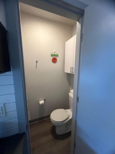 Bathroom 4, Salmonberry Studio in Wallingford, Seattle