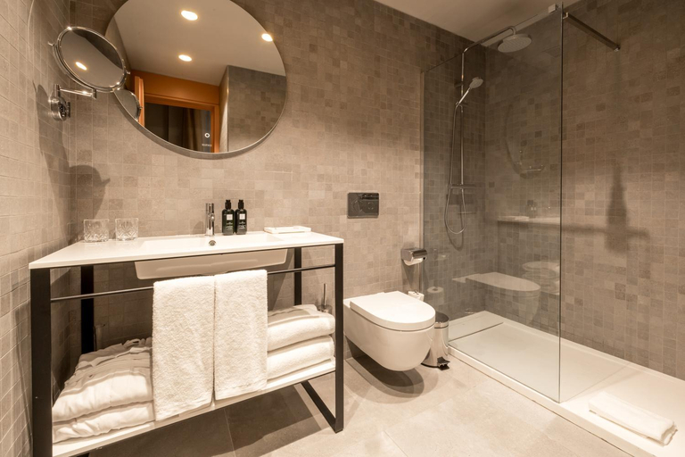 Bathroom 4, Mercer Residences Sevilla, Sevilla