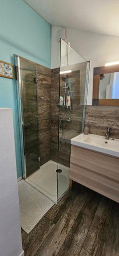 Bathroom, Les Hauts de Sames, Haute-Garonne