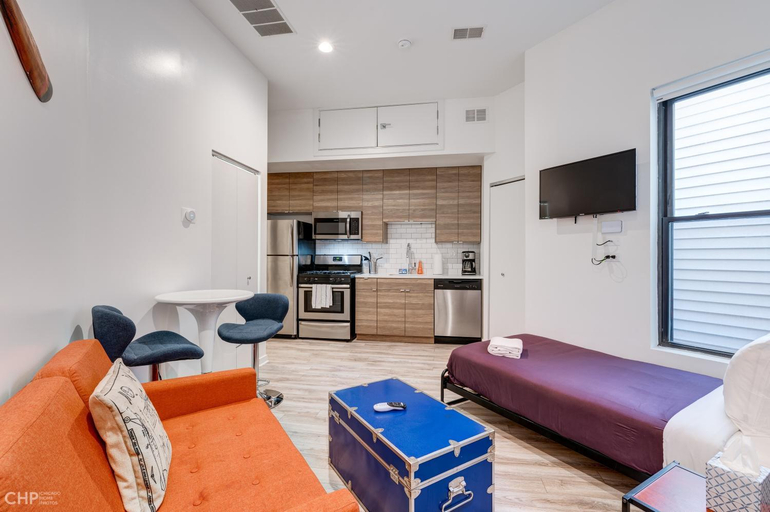 4, 747 Lofts by RedAwning - River West, Third Floor Chicago, Cook