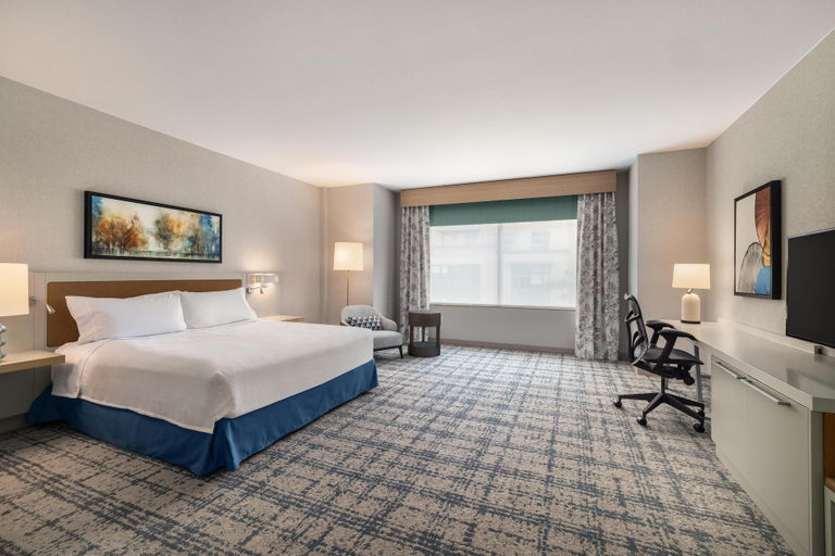 Bedroom 4, Hilton Garden Inn Arlington-Shirlington, Arlington