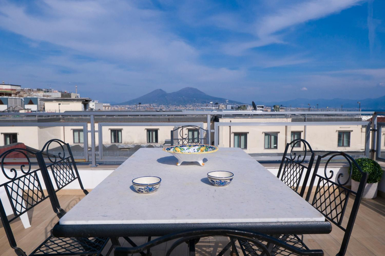 Food & Drinks 5, Royal Boutique Napoli, Napoli