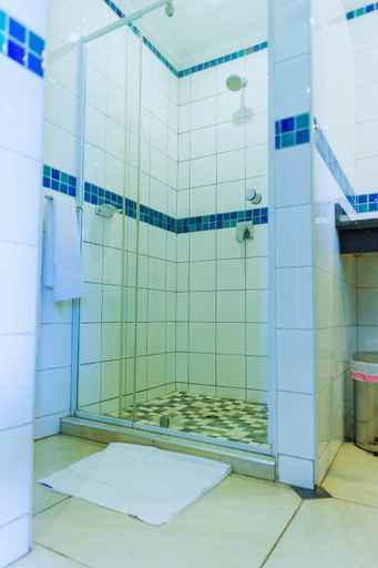 Bathroom 4, Casa Mia Lodge & Restaurant, Blantyre City