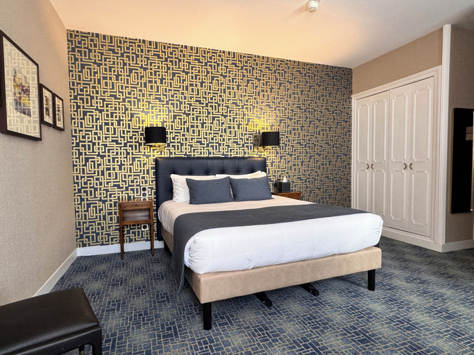 Bedroom 3, Churchill Hotel Bayeux Centre, Calvados