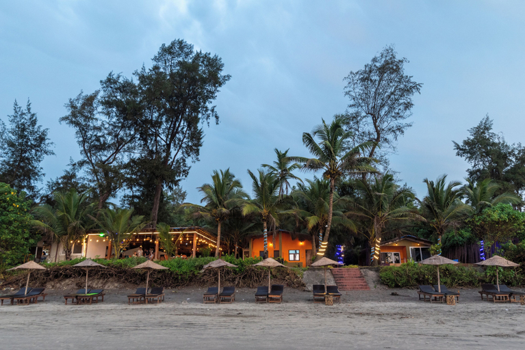Exterior & Views 2, Amadi Beach Front Resort, North Goa