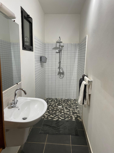 Bathroom, Senebreizh, Mbour