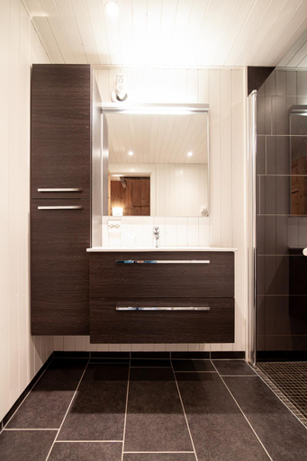 Bathroom 2, Tind seaside cabins, Moskenes