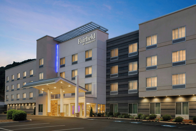 Exterior & Views 2, Fairfield Inn & Suites Bristol, Sullivan
