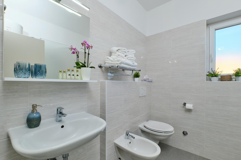 Bathroom 4, Apartments Divna, Mali Lošinj