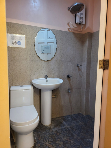 Bathroom 4, Luzmin BH - Beachfront Cottages, Oslob