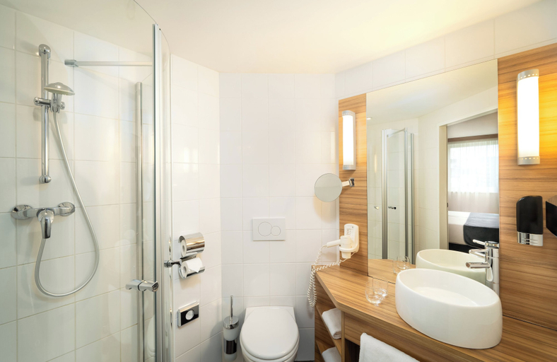 Bathroom, Leonardo Hotel Vienna Schönbrunn, Wien