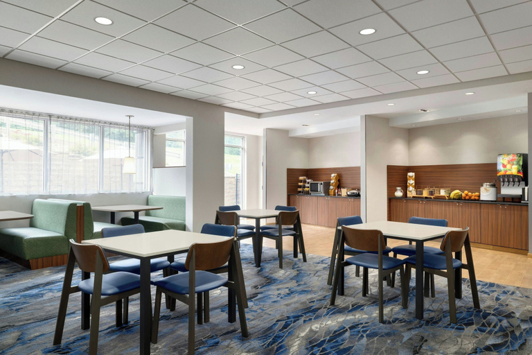 Food & Drinks 5, Fairfield Inn & Suites Bristol, Sullivan