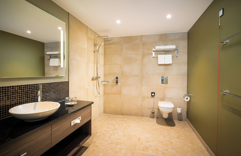 Bathroom 5, Leonardo Hotel Eschborn Frankfurt, Main-Taunus-Kreis