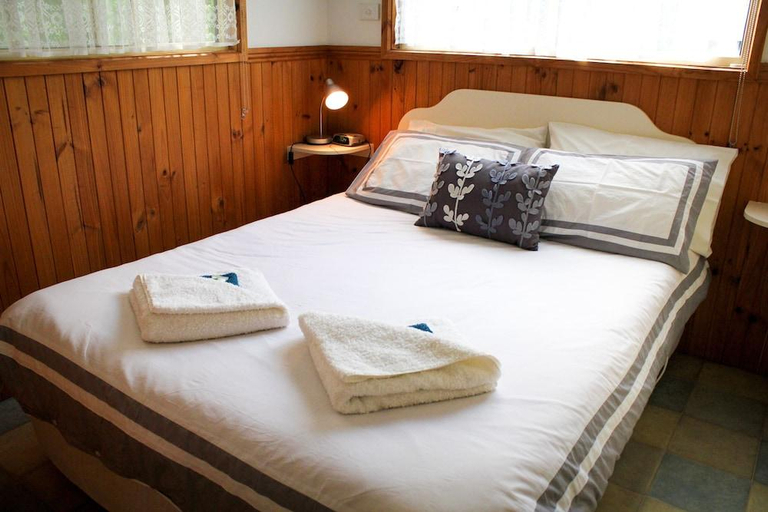 Bedroom 3, Beechworth Cabins, Indigo - Pt A