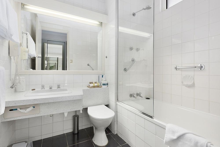 Bathroom 4, Beachfront Voyager Motor Inn, Burnie - Pt A