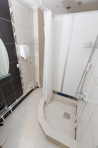 Bathroom, Хостел Трэвел, Ufimskiy rayon