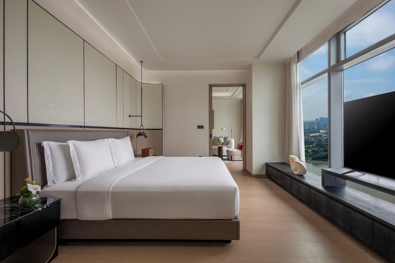 Bedroom 3, Crowne Plaza GUANGZHOU WINDOW OF CANTON by IHG, Guangzhou
