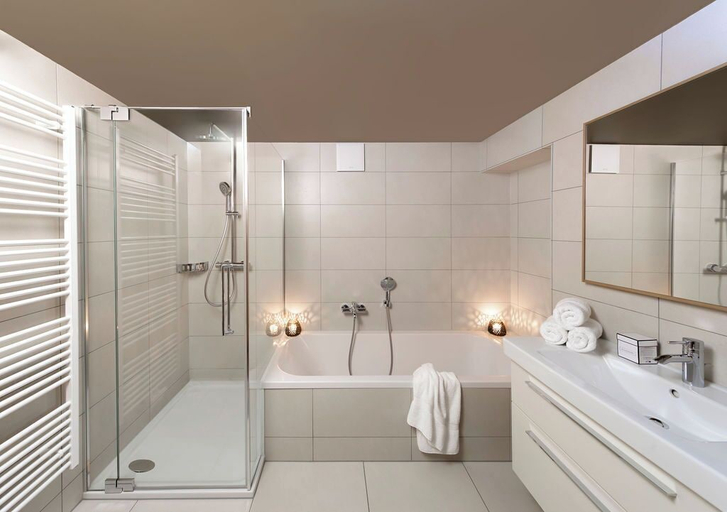 Bathroom 4, Hotel Sunora - Ski In Ski Out - Formerly Hotel Schranz, Bludenz