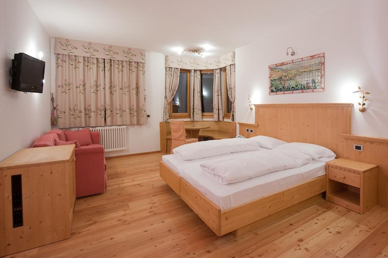 Bedroom 3, Hotel Rosa Resort, Trento