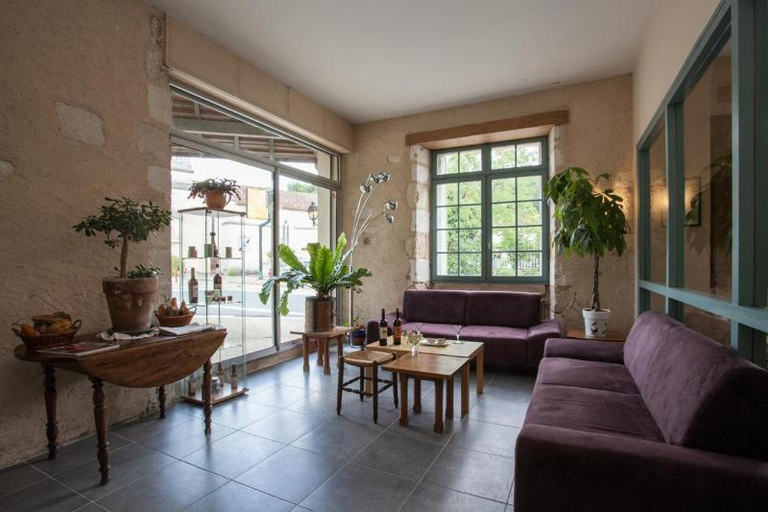 Public Area, Le Lion d'Or, Dordogne