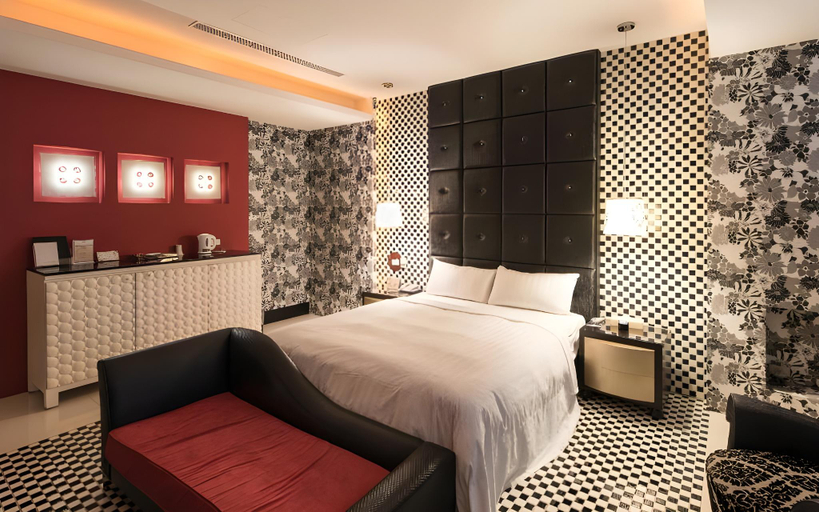 Bedroom 2, In Night Motel, Taichung