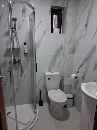 Bathroom 4, Monterai Resort, Brasov