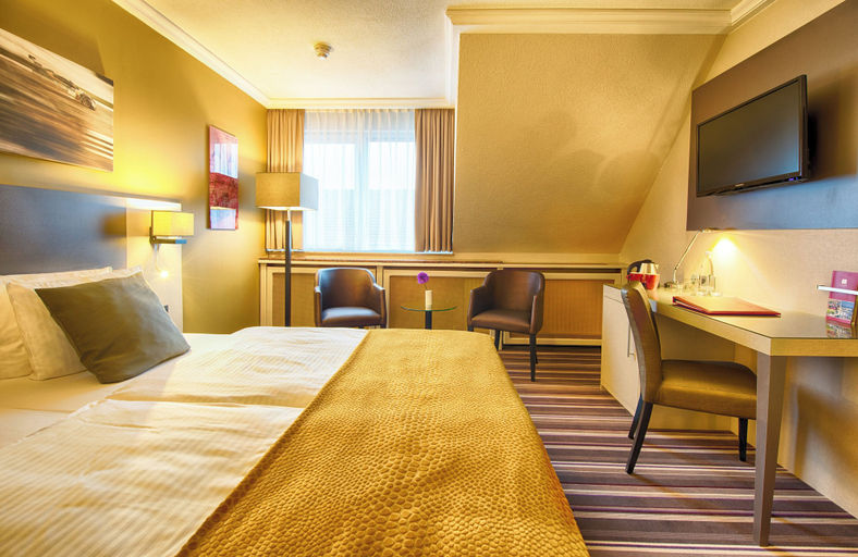 Bedroom 5, Leonardo Hotel Heidelberg-Walldorf, Rhein-Neckar-Kreis