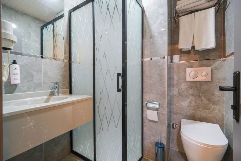 Bathroom 5, Kar Hotel, Merkez