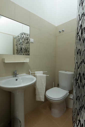 Bathroom 3, Turismo do Seculo, Cascais