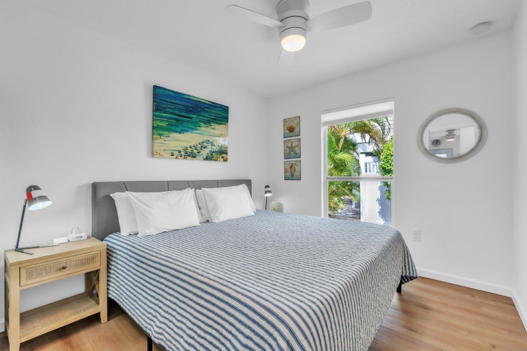 Bedroom 3, Minnow 1 1 Bedroom Cottage by RedAwning, Manatee