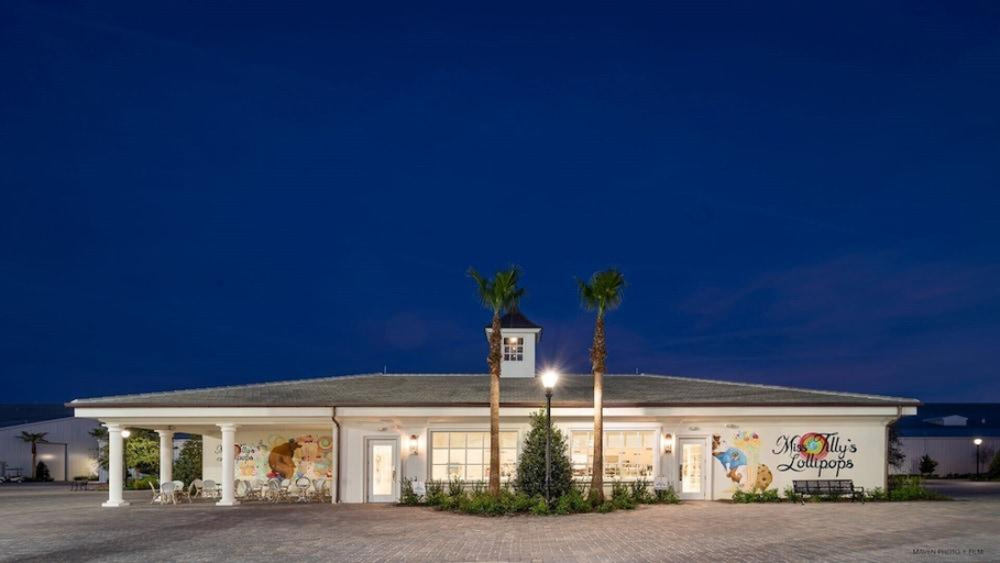 Exterior & Views 1, The Equestrian, Marion
