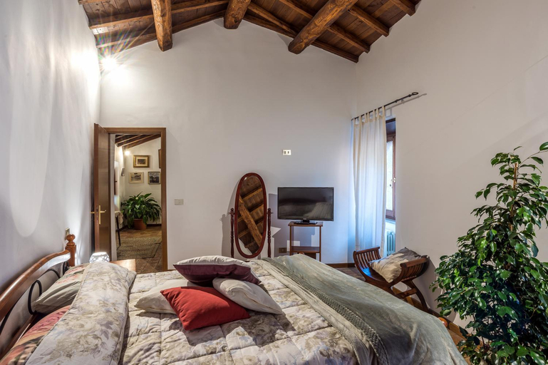 Others 4, Casa Roma, Viterbo