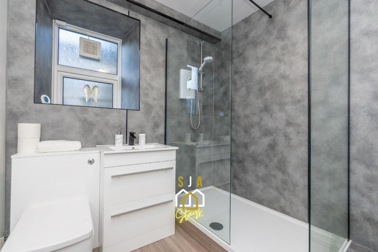 Others 3, Central City Stay - SJA Stays - 1 Bed Apartment, Aberdeen