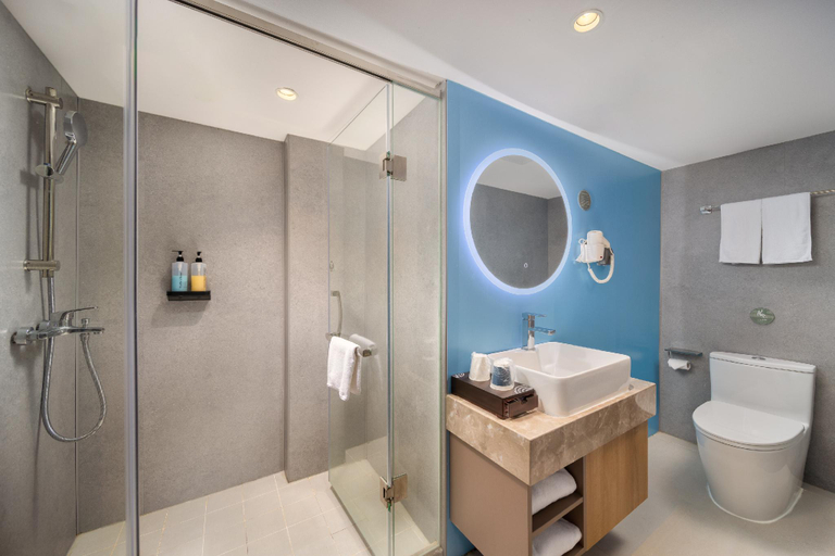 Bathroom 3, Home Inn Neo Haikou Haixiu Middle Road Jinniuling Park, Haikou