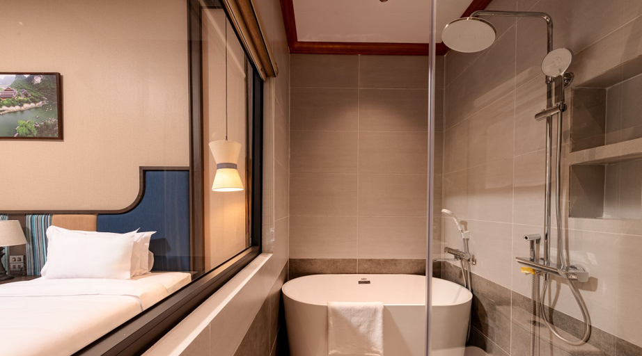 Bathroom 4, Tam Coc Center Luxury Hotel & Villa, Hoa Lư