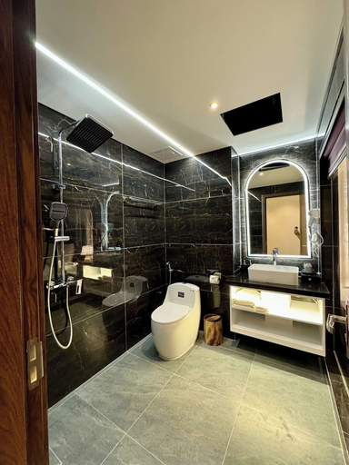 Bathroom 4, Royal Hanoi Hotel, Thanh Trì