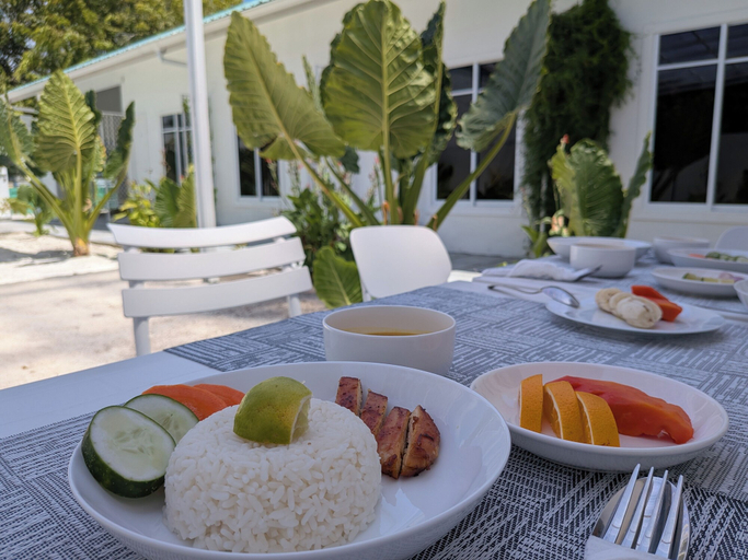 Food & Drinks 5, Avi Guesthouse