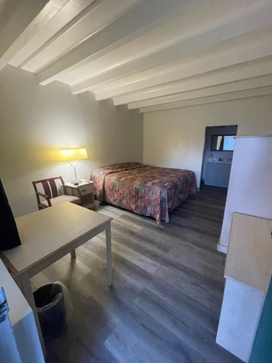 Bedroom 2, Relax Inn, Marion