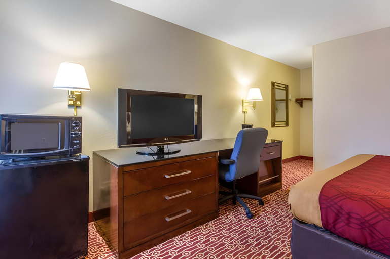 Bedroom 3, Econo Lodge Inn & Suites Airport, Mecklenburg